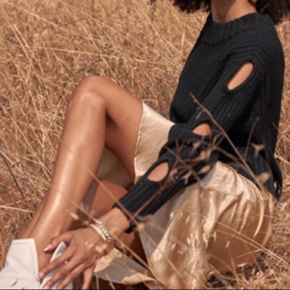 Black cable knit cropped sweater